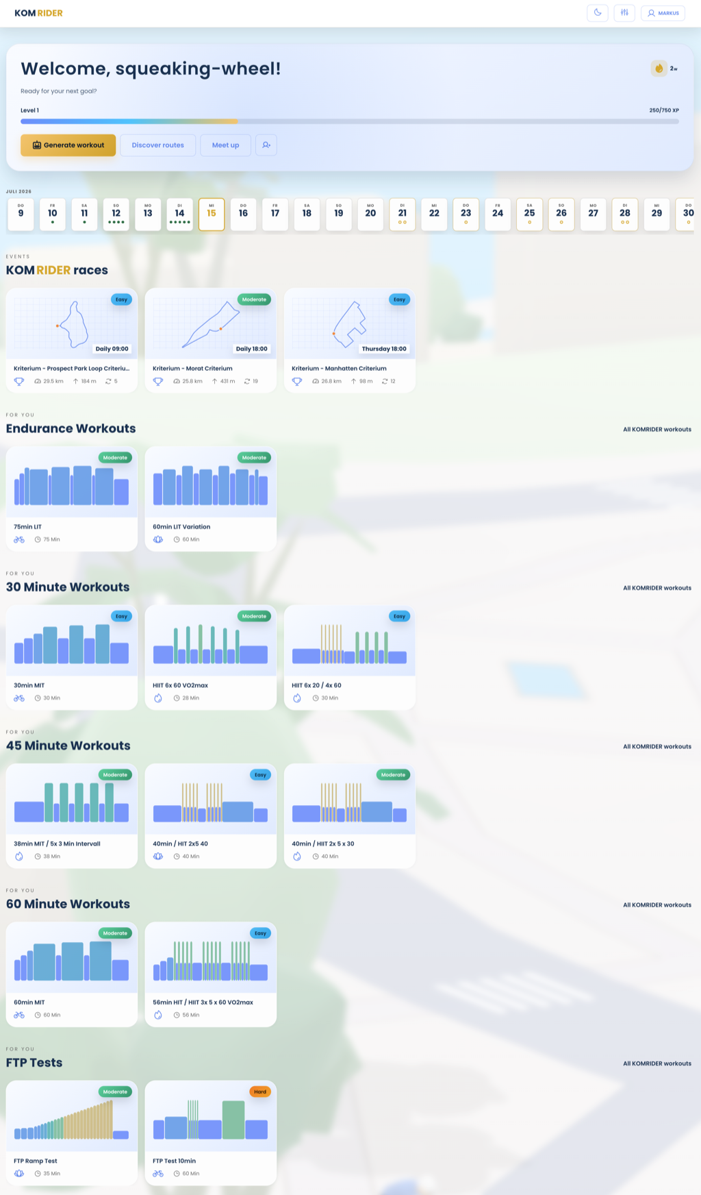 La página de inicio de KOMRIDER con workouts sugeridos, rutas y calendario de entrenamiento